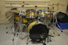 Tama_Floor_Tom_1_(small).jpg